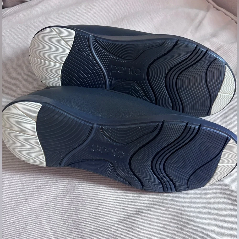 Lightweight Pacific Women's Casual Dress Shoe by Ponto - Picture 3 of 3